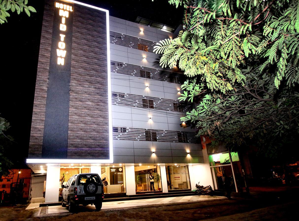 Hotel Midtown ヴァドーダラー エクステリア 写真